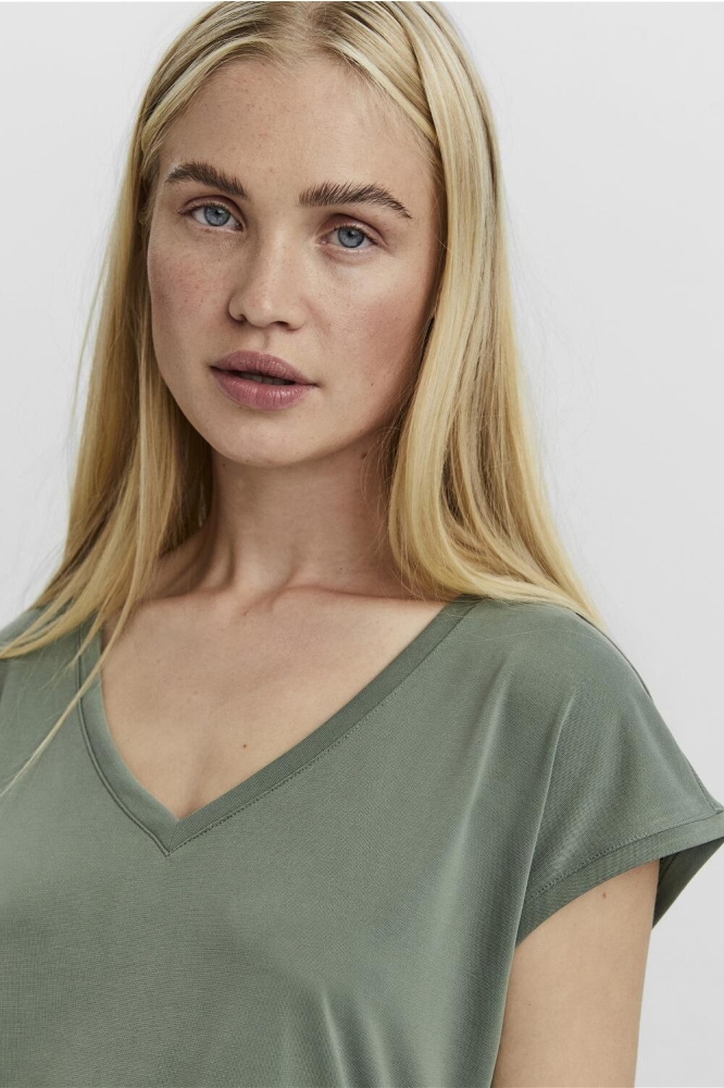 VMFILLI SS V-NECK TEE GA NOOS 10247666 Laurel Wreath